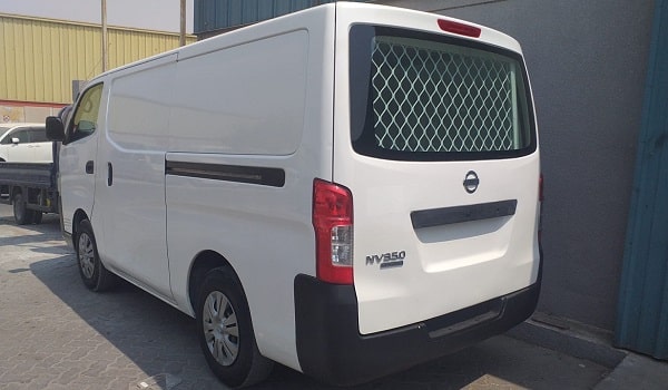 Delivery van for rent in Dubai 