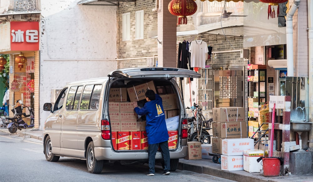 Man with Delivery, Cargo, Panel Van Rent, Rental in Dubai